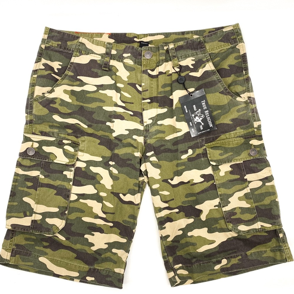 TRUE RELIGION Men's Cargo Short in Camo